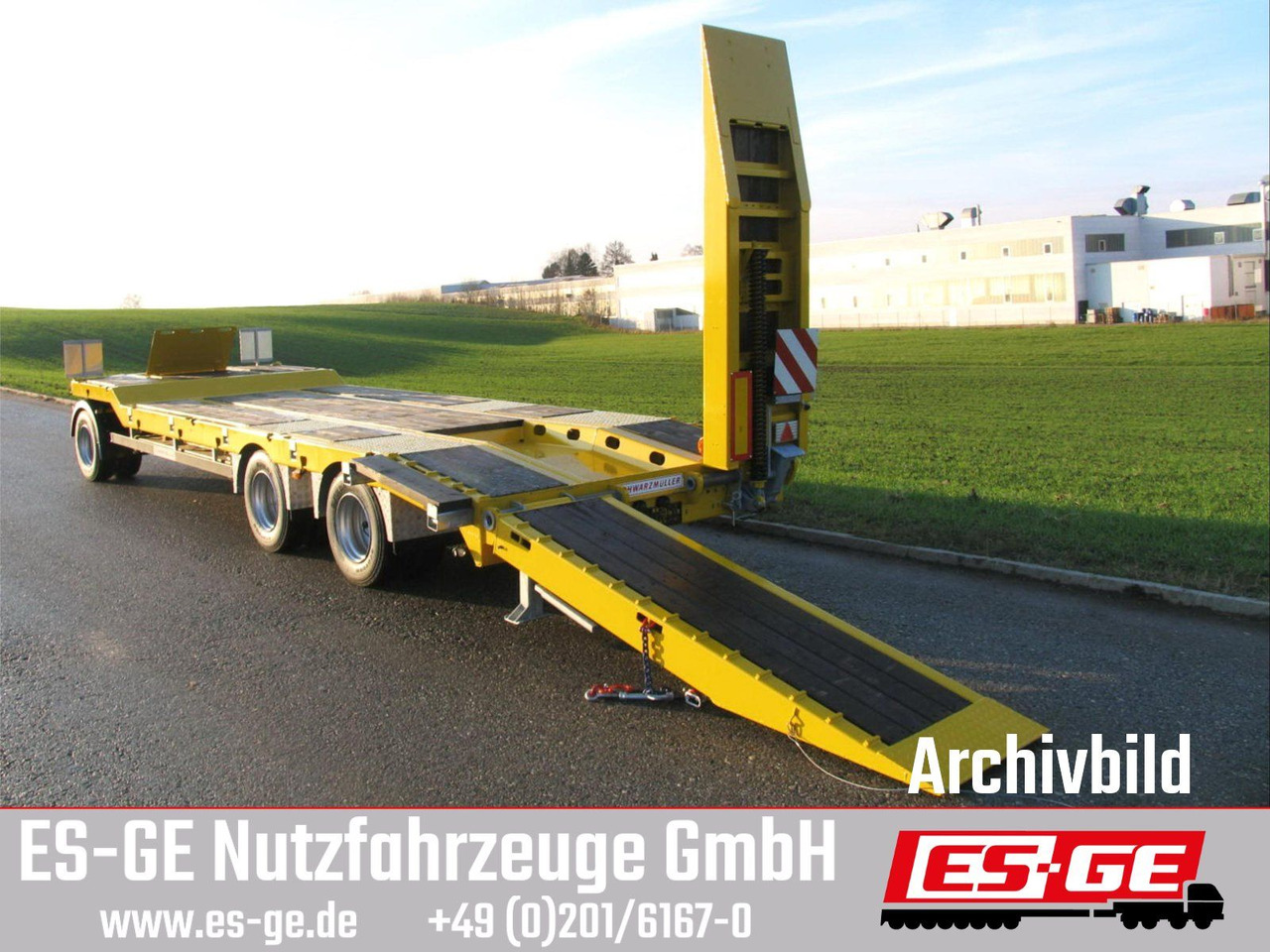 Schwarzmüller Tieflader mit gekröpftem Plateau - Rimorchio pianale ribassato: foto 2 Schwarzmüller Tieflader mit gekröpftem Plateau - Rimorchio pianale ribassato: foto 2