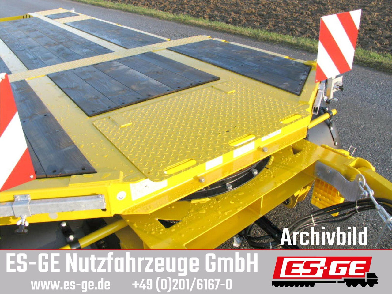 Schwarzmüller Tieflader mit gekröpftem Plateau - Rimorchio pianale ribassato: foto 4 Schwarzmüller Tieflader mit gekröpftem Plateau - Rimorchio pianale ribassato: foto 4