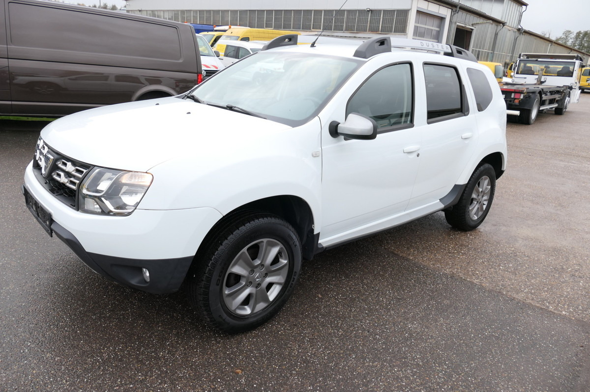 Autovettura DACIA Duster Laureate DCI 110 4x4 Klima Tempomat: foto 1