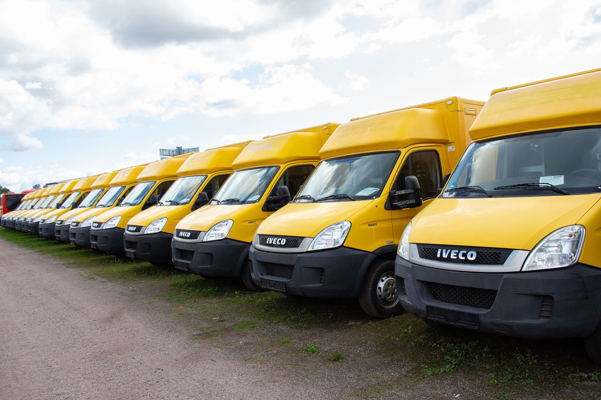 IVECO Daily 35 S11 C30C AUTOMATIK KAMERA MAXI Regale D - Furgone box: foto 1 IVECO Daily 35 S11 C30C AUTOMATIK KAMERA MAXI Regale D - Furgone box: foto 1