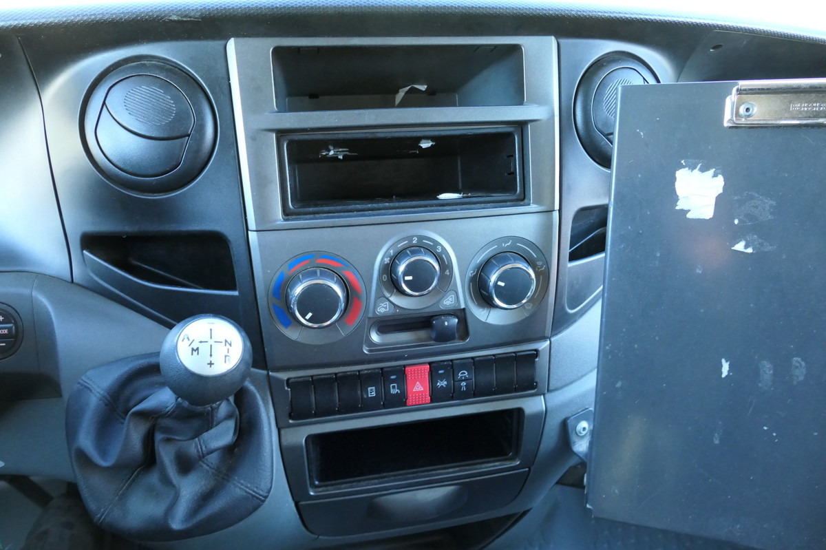 Furgone box IVECO Daily 35 S11 C30C AUTOMATIK KAMERA Regale LUFT D: foto 10 Furgone box IVECO Daily 35 S11 C30C AUTOMATIK KAMERA Regale LUFT D: foto 10