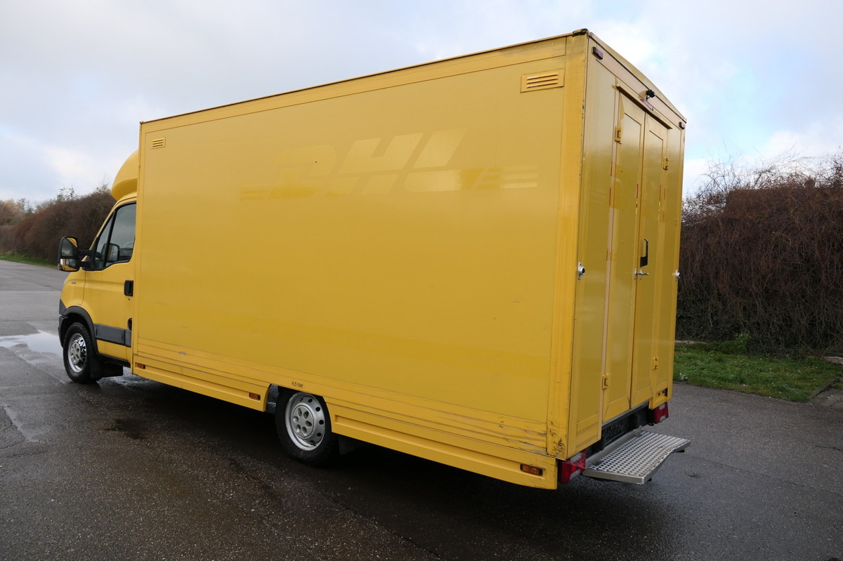 IVECO Daily 35 S11 C30C KURZ AUTOMATIK KAMERA Regale L - Furgone box: foto 4 IVECO Daily 35 S11 C30C KURZ AUTOMATIK KAMERA Regale L - Furgone box: foto 4