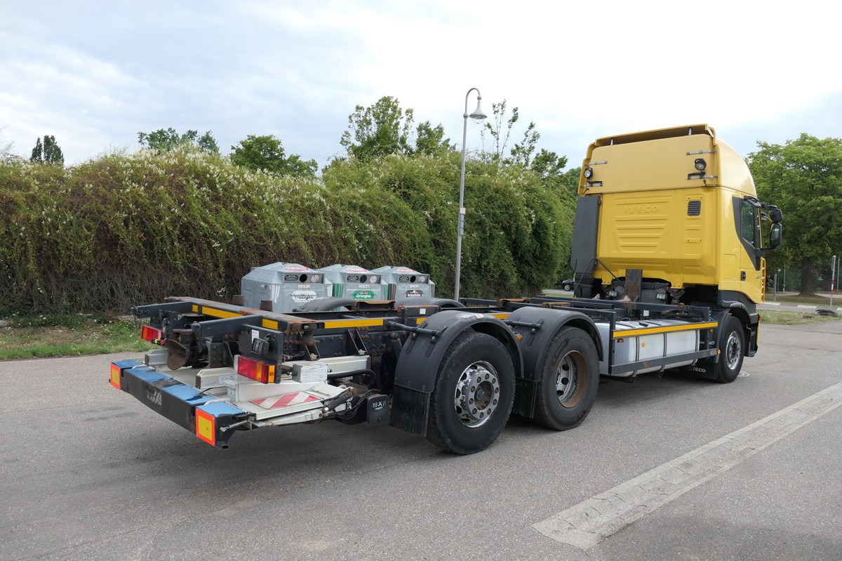 IVECO STRALIS AS 260 S42 Y/FS-CM ECO LBW AHK KLIMA INT - Autocarro portacontainer/ Caisse interchangeable: foto 4 IVECO STRALIS AS 260 S42 Y/FS-CM ECO LBW AHK KLIMA INT - Autocarro portacontainer/ Caisse interchangeable: foto 4