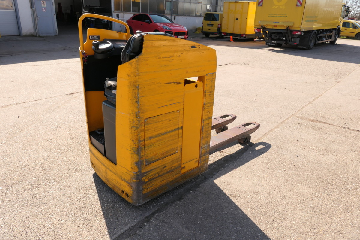 JUNGHEINRICH ESE 220 Batterie 34/2017 - Transpallet: foto 4 JUNGHEINRICH ESE 220 Batterie 34/2017 - Transpallet: foto 4