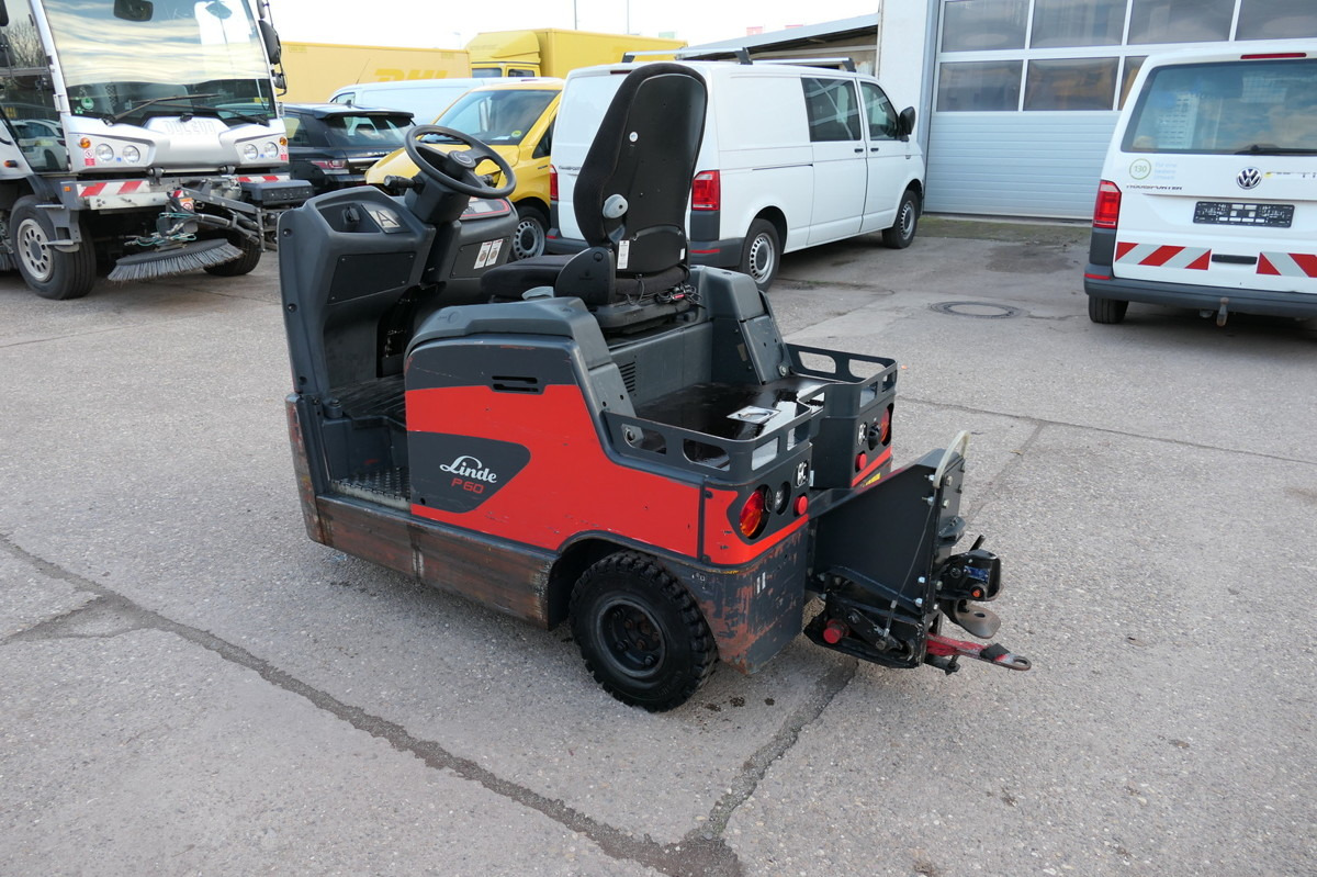 LINDE P 60 Z Schlepper Batterie 11/2019 - Trattore elettrico: foto 4 LINDE P 60 Z Schlepper Batterie 11/2019 - Trattore elettrico: foto 4