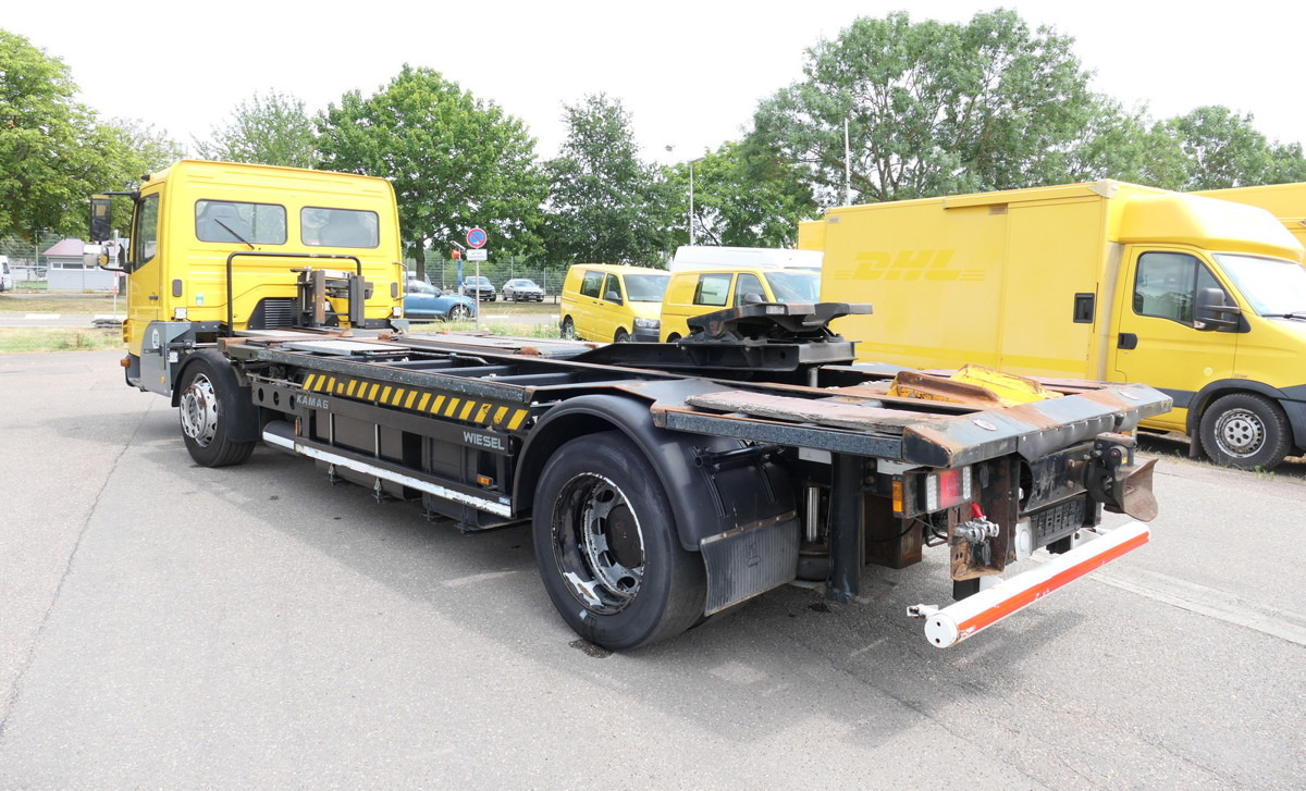 MERCEDES-BENZ KAMAG WBH 25 Wiesel Terberg Umsetzfahrz. Sattelk - Autocarro portacontainer/ Caisse interchangeable: foto 5 MERCEDES-BENZ KAMAG WBH 25 Wiesel Terberg Umsetzfahrz. Sattelk - Autocarro portacontainer/ Caisse interchangeable: foto 5