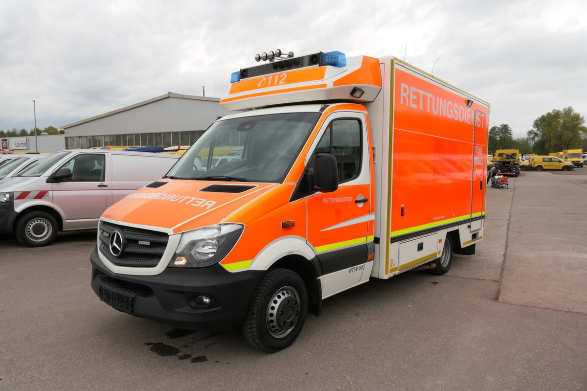 MERCEDES-BENZ Sprinter 519 CDI Klima Krankenwagen - Ambulanza: foto 2 MERCEDES-BENZ Sprinter 519 CDI Klima Krankenwagen - Ambulanza: foto 2