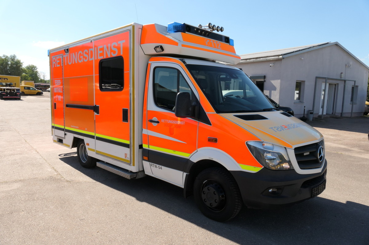 MERCEDES-BENZ Sprinter 519 CDI Klima Krankenwagen - Ambulanza: foto 2 MERCEDES-BENZ Sprinter 519 CDI Klima Krankenwagen - Ambulanza: foto 2