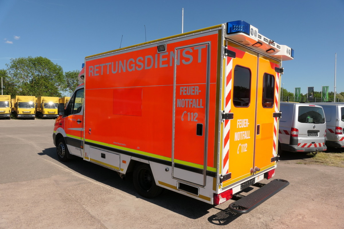 MERCEDES-BENZ Sprinter 519 CDI Klima Krankenwagen - Ambulanza: foto 4 MERCEDES-BENZ Sprinter 519 CDI Klima Krankenwagen - Ambulanza: foto 4