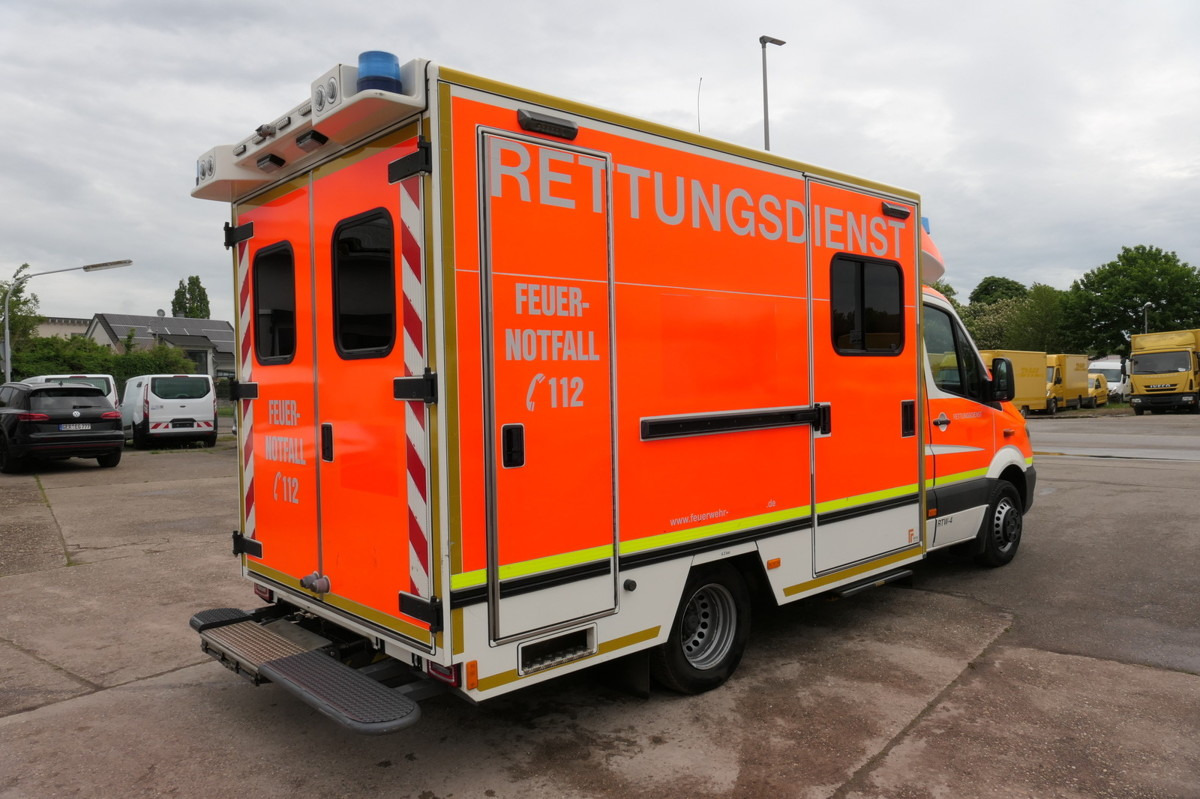 MERCEDES-BENZ Sprinter 519 CDI Klima Krankenwagen - Ambulanza: foto 3 MERCEDES-BENZ Sprinter 519 CDI Klima Krankenwagen - Ambulanza: foto 3