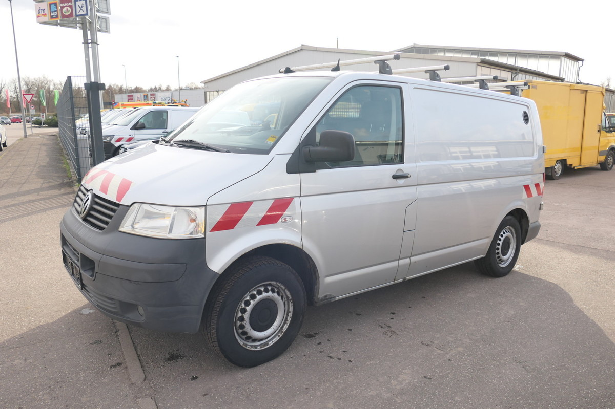 VW T5 Transporter 2.5 TDI 4Motion Werkstatteinbau A - Furgoncino: foto 3 VW T5 Transporter 2.5 TDI 4Motion Werkstatteinbau A - Furgoncino: foto 3