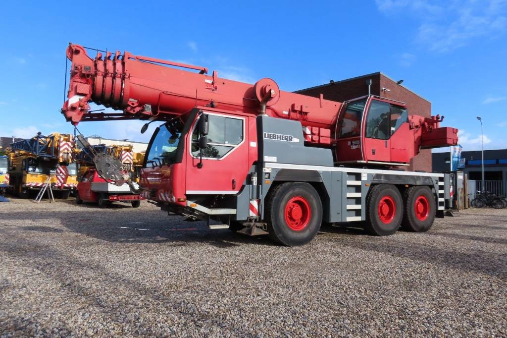 Liebherr LTM 1055-3.2 - Gru multistrada: foto 1 Liebherr LTM 1055-3.2 - Gru multistrada: foto 1