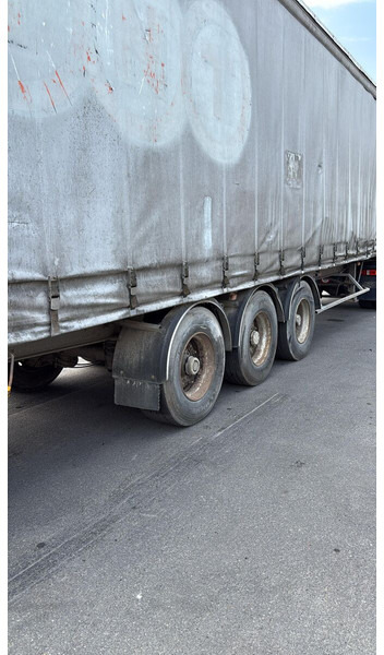 Fruehauf - Semirimorchio centinato: foto 3 Fruehauf - Semirimorchio centinato: foto 3