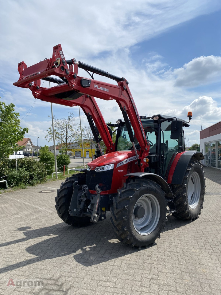 Massey Ferguson 5711 M DYNA-4 - Trattore: foto 1 Massey Ferguson 5711 M DYNA-4 - Trattore: foto 1
