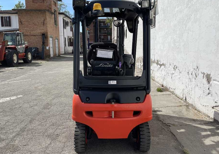 Linde E 16 P-02 - Carrello elevatore elettrico: foto 2 Linde E 16 P-02 - Carrello elevatore elettrico: foto 2