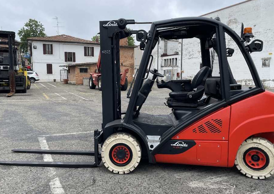 Linde H 25 D-02 - Carrello elevatore diesel: foto 2 Linde H 25 D-02 - Carrello elevatore diesel: foto 2