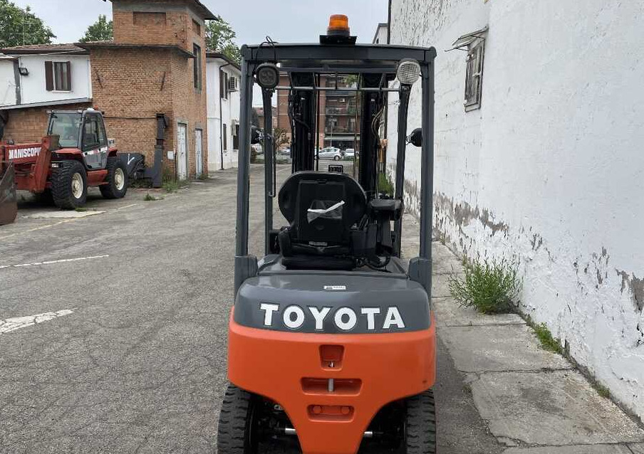 Toyota 8 FBMK20T (Batteria 90%) - Carrello elevatore elettrico: foto 3 Toyota 8 FBMK20T (Batteria 90%) - Carrello elevatore elettrico: foto 3