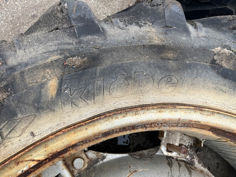 Kleber 13.6 R38 - Cerchione: foto 4 Kleber 13.6 R38 - Cerchione: foto 4