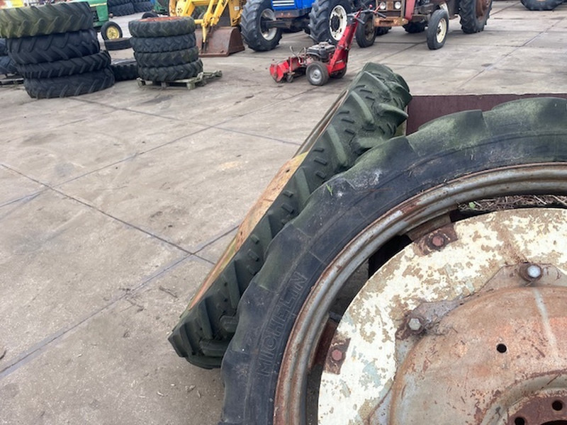 Michelin en kleber 8.3 R44 - Cerchione: foto 5 Michelin en kleber 8.3 R44 - Cerchione: foto 5