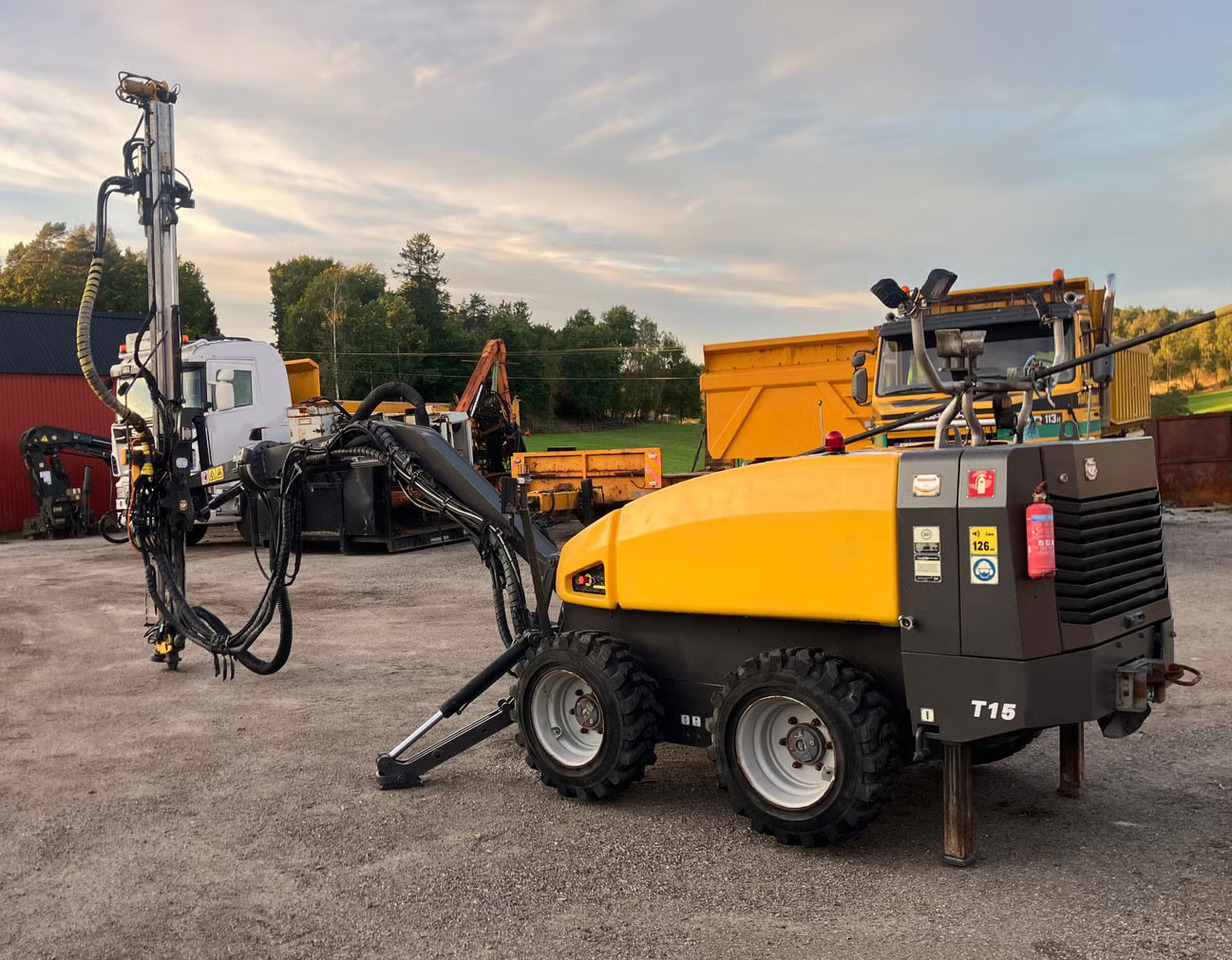 Atlas Copco FlexiROC T15R-01 - Perforatrice: foto 1 Atlas Copco FlexiROC T15R-01 - Perforatrice: foto 1