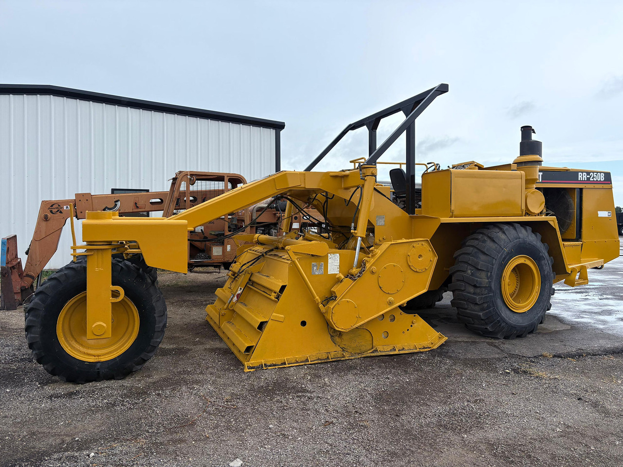Caterpillar RR-250B - Stabilizzatrice da terreno: foto 2 Caterpillar RR-250B - Stabilizzatrice da terreno: foto 2