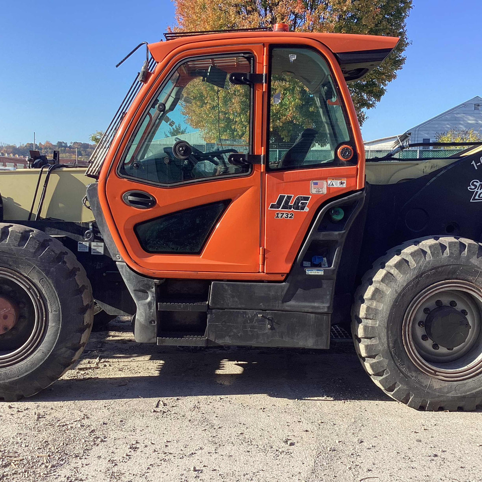 JLG 1732 - Pala gommata telescopica: foto 1 JLG 1732 - Pala gommata telescopica: foto 1
