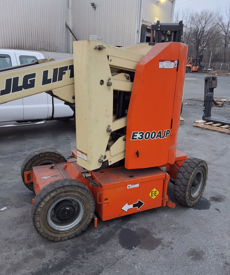 JLG E300AJP - Pala gommata telescopica: foto 1 JLG E300AJP - Pala gommata telescopica: foto 1