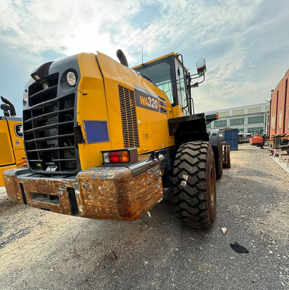 Leasing di Komatsu WA320-8 Komatsu WA320-8: foto 6 Leasing di Komatsu WA320-8 Komatsu WA320-8: foto 6