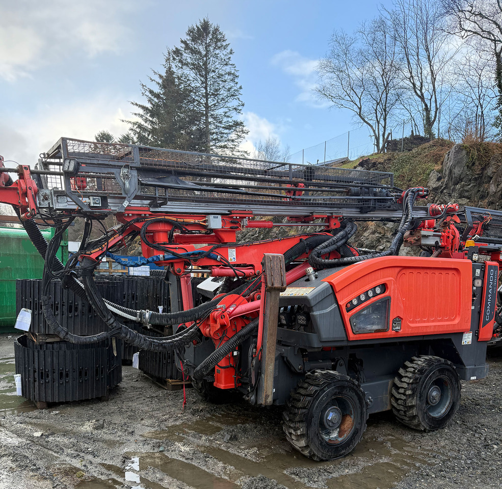 Sandvik Commando DC300Ri - Perforatrice: foto 1 Sandvik Commando DC300Ri - Perforatrice: foto 1