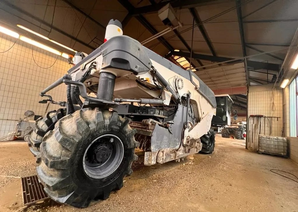 Wirtgen WR 240 I - Stabilizzatrice da terreno: foto 4 Wirtgen WR 240 I - Stabilizzatrice da terreno: foto 4