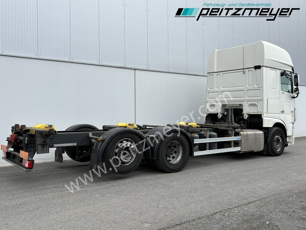 DAF XF 460 FAN 6x2 Lenkachse, Standklima Intarder, SDG - höhenverstellbar - Autocarro portacontainer/ Caisse interchangeable: foto 4 DAF XF 460 FAN 6x2 Lenkachse, Standklima Intarder, SDG - höhenverstellbar - Autocarro portacontainer/ Caisse interchangeable: foto 4