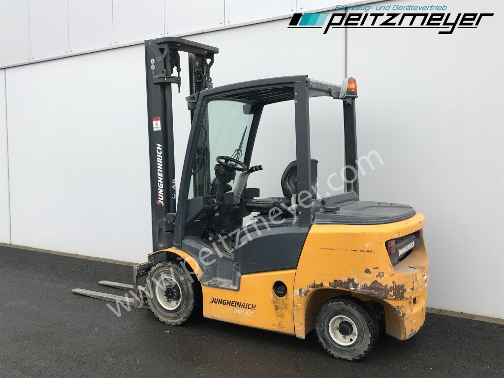 JUNGHEINRICH Gabelstapler DFG 425 - Carrello elevatore diesel: foto 4 JUNGHEINRICH Gabelstapler DFG 425 - Carrello elevatore diesel: foto 4