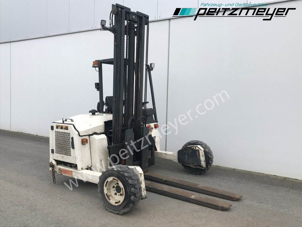 Moffett Mitnahmestapler M 2003 STM Allrad - Carrello elevatore trasportabile: foto 2 Moffett Mitnahmestapler M 2003 STM Allrad - Carrello elevatore trasportabile: foto 2