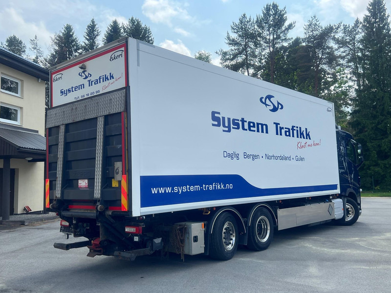 Volvo FH500 6X2*4 -OPEN SIDE -RETARDER -CARRIER SUPRA 1150 - Autocarro frigorifero: foto 5 Volvo FH500 6X2*4 -OPEN SIDE -RETARDER -CARRIER SUPRA 1150 - Autocarro frigorifero: foto 5