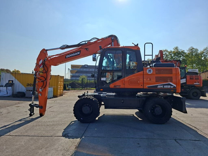 Doosan DX160W-7 - Escavatore gommato: foto 1 Doosan DX160W-7 - Escavatore gommato: foto 1