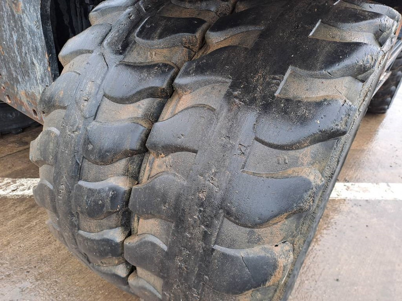 Escavatore gommato Hitachi ZX140WTB-6: foto 11