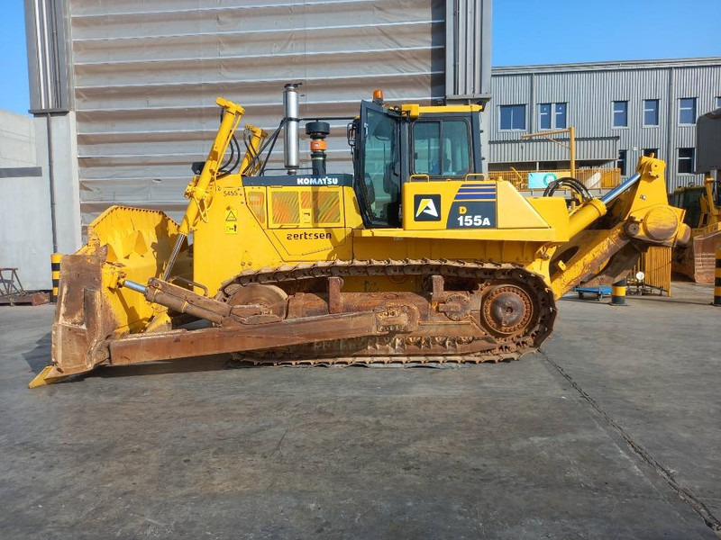 Bulldozer Komatsu D155A-6R (4 pieces available in Abu Dhabi): foto 1