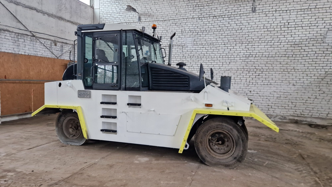 BOMAG BW24 R - Rullo gommato: foto 1 BOMAG BW24 R - Rullo gommato: foto 1