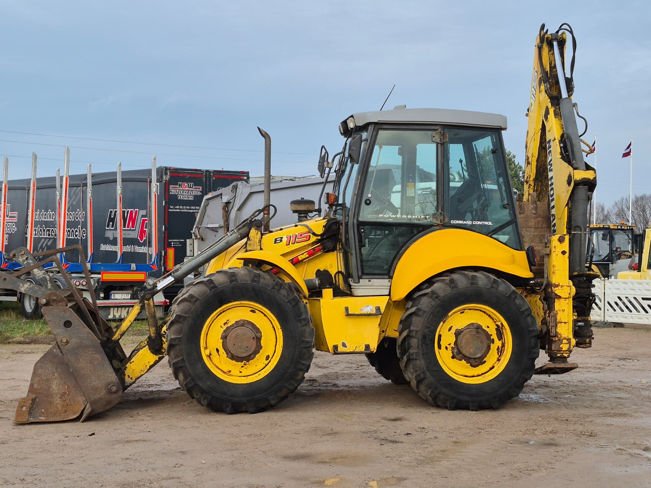 NEW HOLLAND B115 4PS - Terna: foto 2 NEW HOLLAND B115 4PS - Terna: foto 2