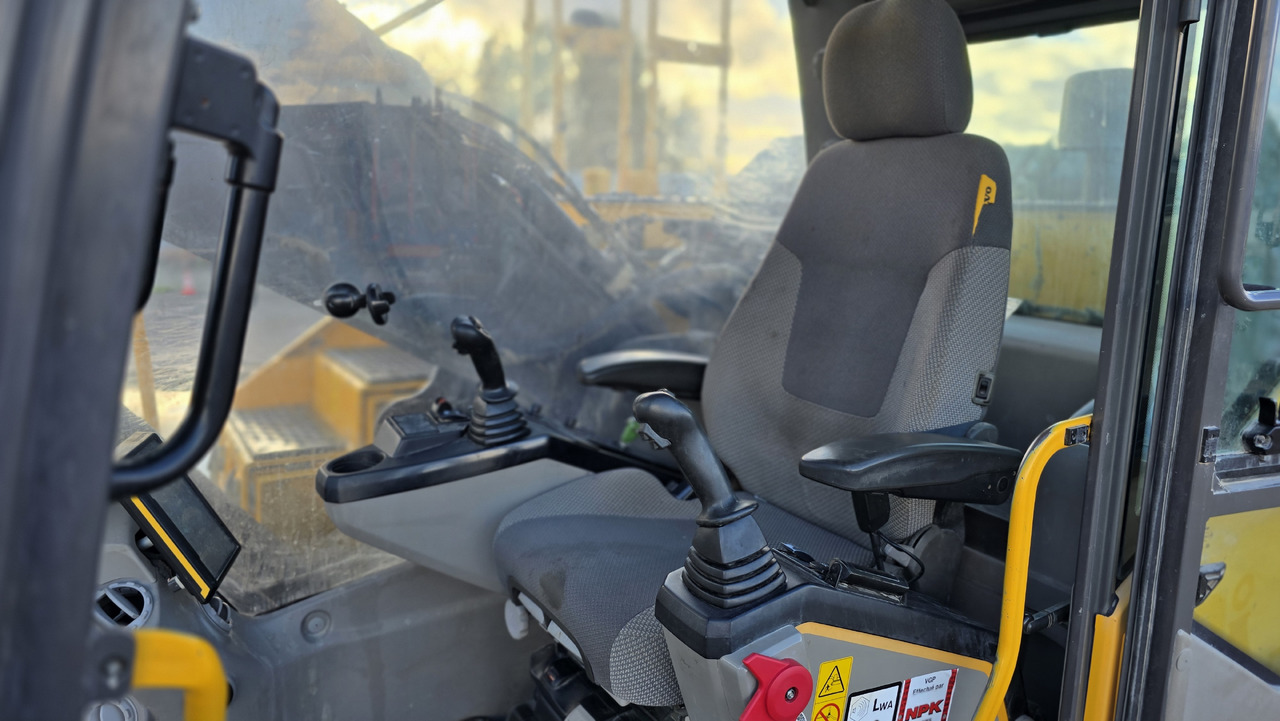 Escavatore cingolato VOLVO EC300EL: foto 18