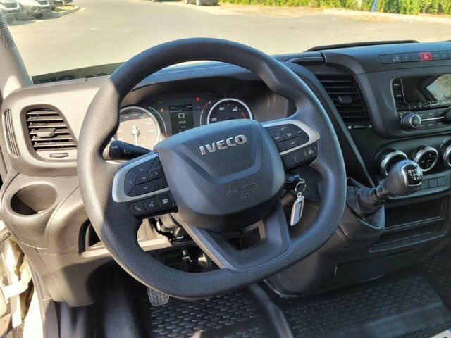 IVECO Daily 35C16H3.0 Kastenaufbau + Kran... - Furgone chiuso: foto 2 IVECO Daily 35C16H3.0 Kastenaufbau + Kran... - Furgone chiuso: foto 2