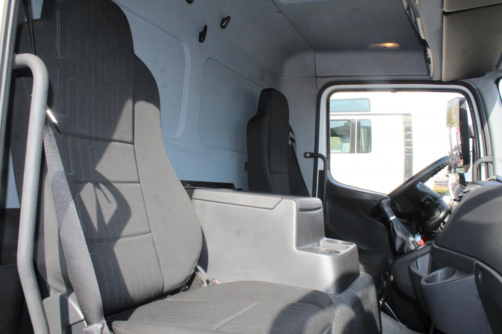 Mercedes-Benz Atego 1221 E6 Koffer Klima LDW Schalter LBW - Camion: foto 4 Mercedes-Benz Atego 1221 E6 Koffer Klima LDW Schalter LBW - Camion: foto 4