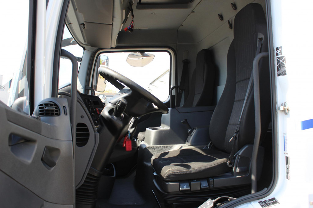Mercedes-Benz Atego 1221 E6 Koffer Klima LDW Schalter LBW - Camion: foto 5 Mercedes-Benz Atego 1221 E6 Koffer Klima LDW Schalter LBW - Camion: foto 5