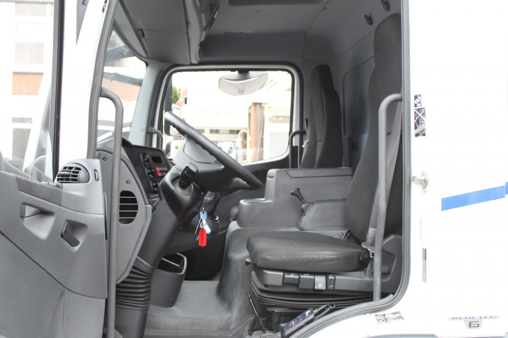 Mercedes-Benz Atego 818 E6 Koffer Klima LDW Schalter LBW - Camion: foto 5 Mercedes-Benz Atego 818 E6 Koffer Klima LDW Schalter LBW - Camion: foto 5