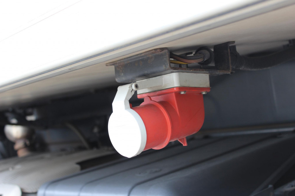 Iveco Eurocargo ML190-280L E6 CS 1250 Mt Tür+LBW FRC - Autocarro frigorifero: foto 5 Iveco Eurocargo ML190-280L E6 CS 1250 Mt Tür+LBW FRC - Autocarro frigorifero: foto 5