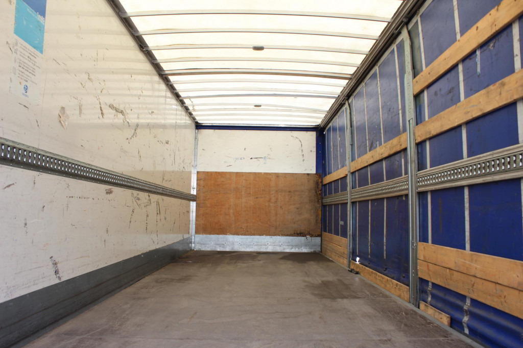 MAN TGL 12.220 Plane-Koffer 7,5 m LBW Klima 199TKm - Autocarro furgonato: foto 3 MAN TGL 12.220 Plane-Koffer 7,5 m LBW Klima 199TKm - Autocarro furgonato: foto 3