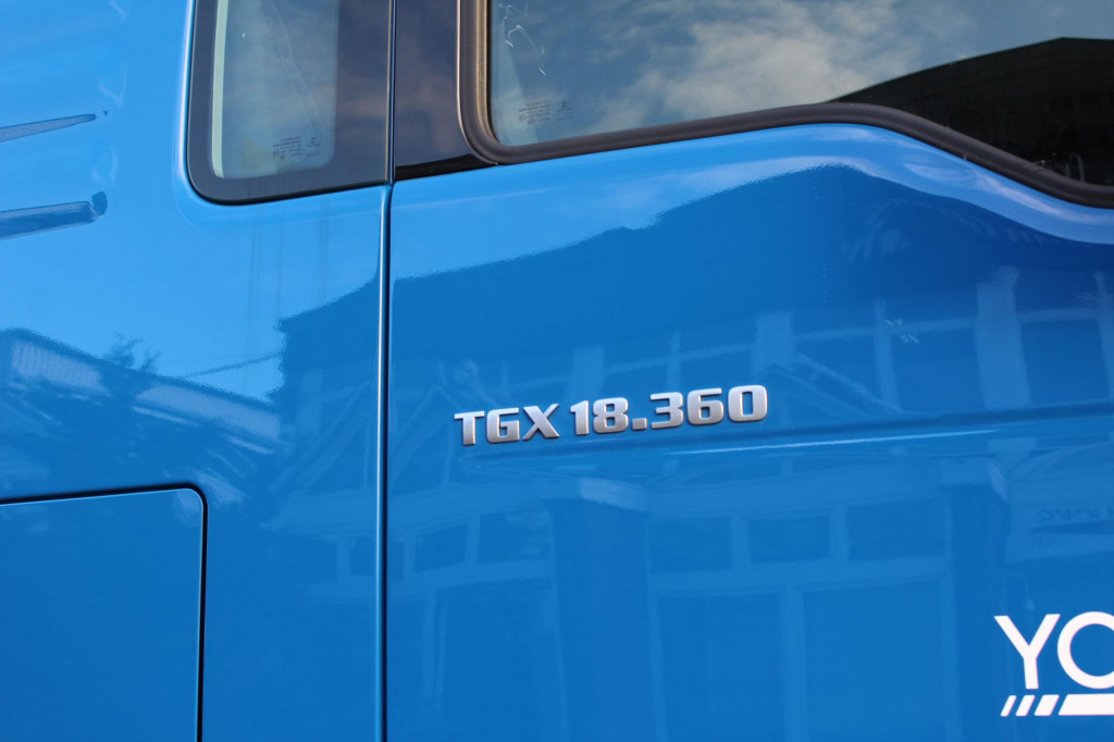 MAN TGX 18.360 Retarder Plane Edscha Aluwand - Camion centinato: foto 4 MAN TGX 18.360 Retarder Plane Edscha Aluwand - Camion centinato: foto 4