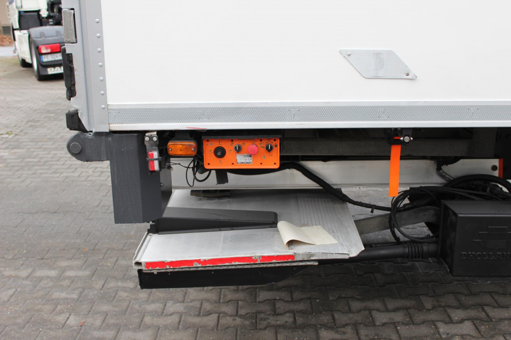 Renault D Wide E6 CS 1150Mt Bi-Temp. Tür+LBW TW Strom - Autocarro frigorifero: foto 5 Renault D Wide E6 CS 1150Mt Bi-Temp. Tür+LBW TW Strom - Autocarro frigorifero: foto 5