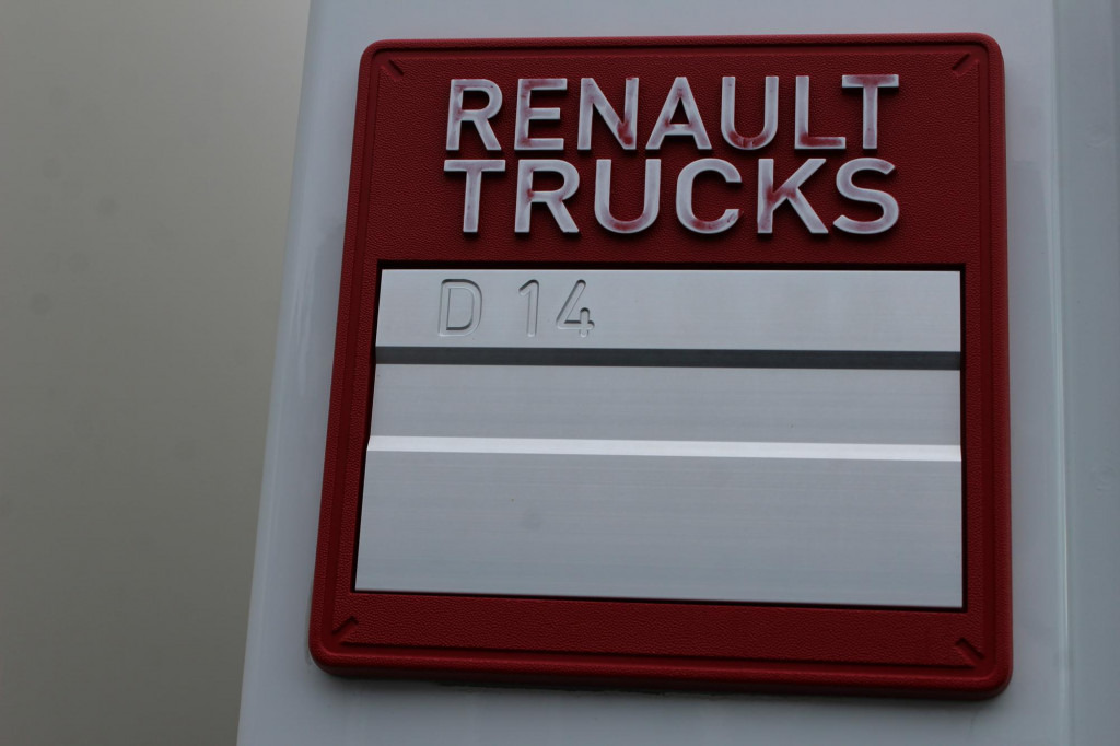 Renault D14 220E6   Laderbordwand   nur 185 Tkm   Klima - Autocarro furgonato: foto 5 Renault D14 220E6   Laderbordwand   nur 185 Tkm   Klima - Autocarro furgonato: foto 5