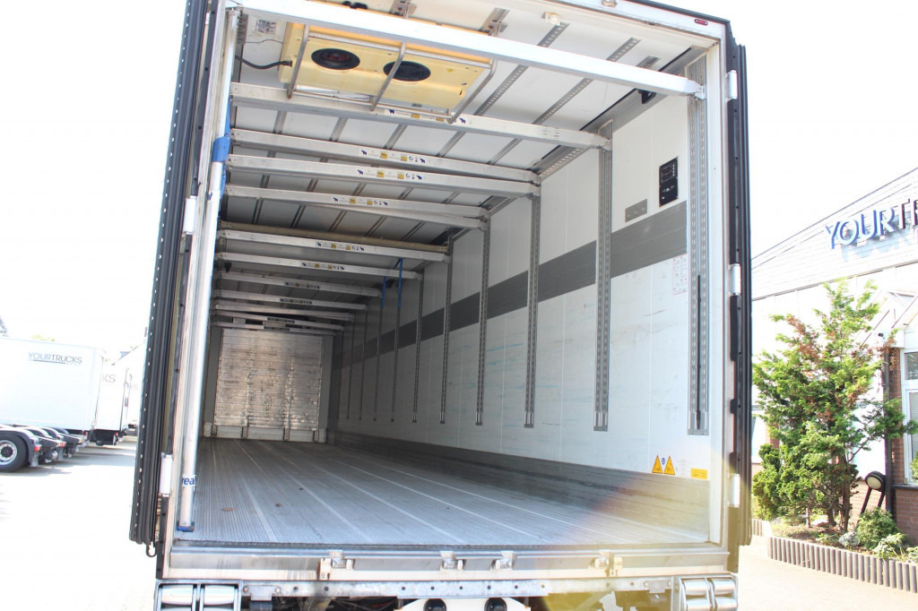 SCHMITZ Carrier Vector 1950Mt. Doppelstock Blumen LBW! - Semirimorchio frigorifero: foto 3 SCHMITZ Carrier Vector 1950Mt. Doppelstock Blumen LBW! - Semirimorchio frigorifero: foto 3